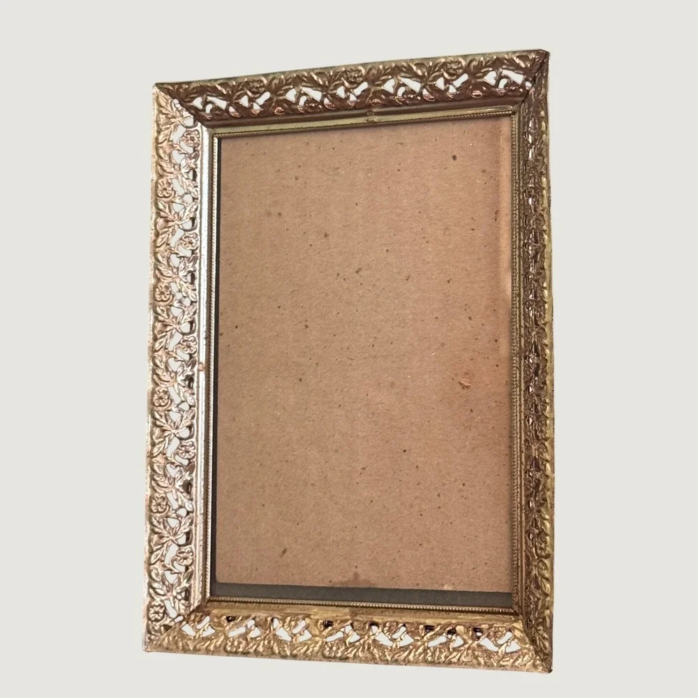 Vintage Gold Filigree Metal Floral Picture Frame Tabletop Wall Mount 5x7